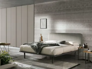 Letto in legno con testiera in tessuto Milly di Tomasella